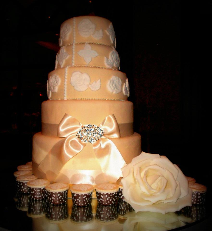 Wedding Cake – For more inquiries, do PM us or email at artistiquecakes@gmail.com